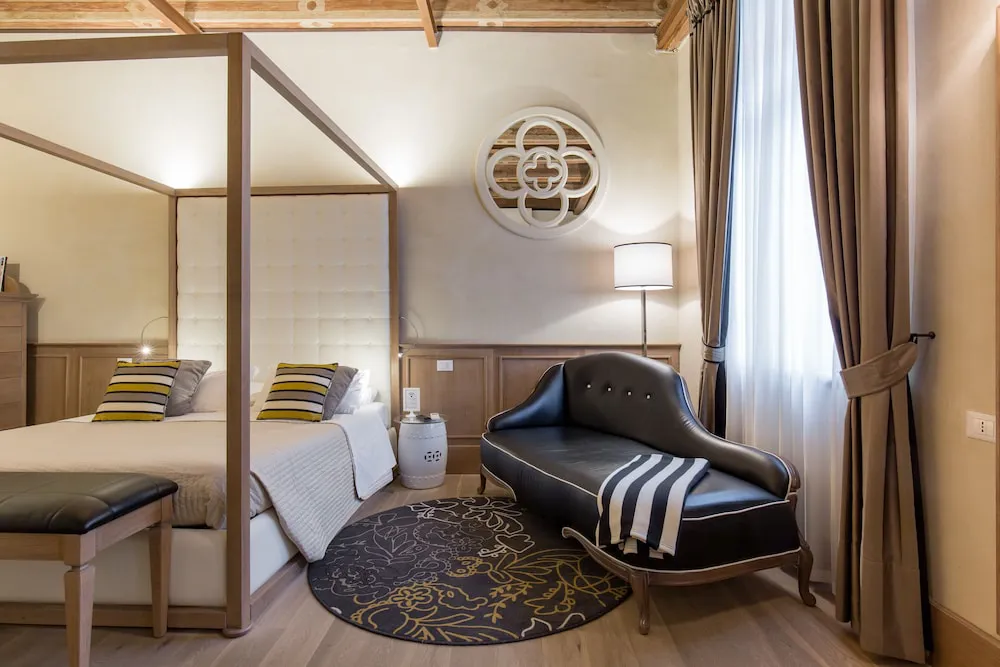 Hotel image 12