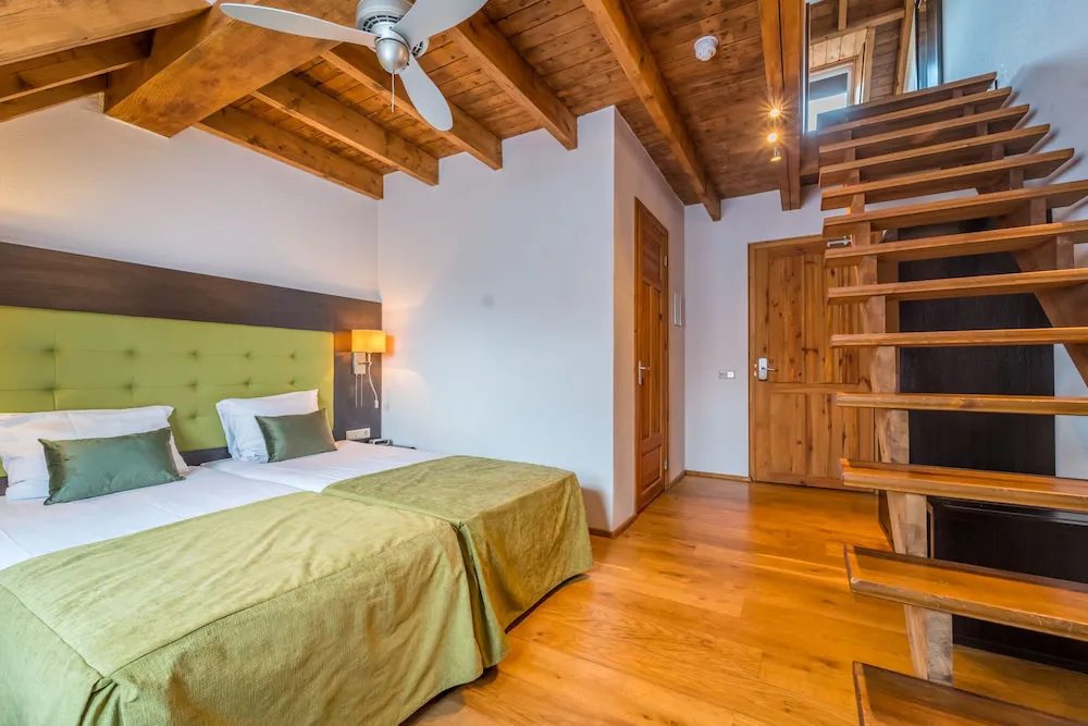 Hotel image 12