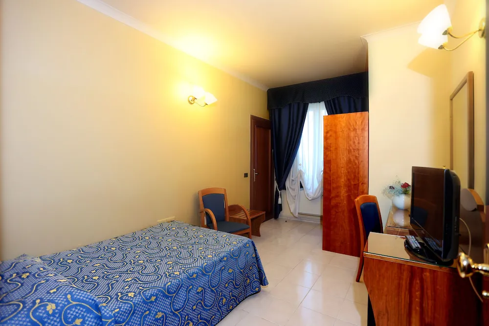 Hotel image 12