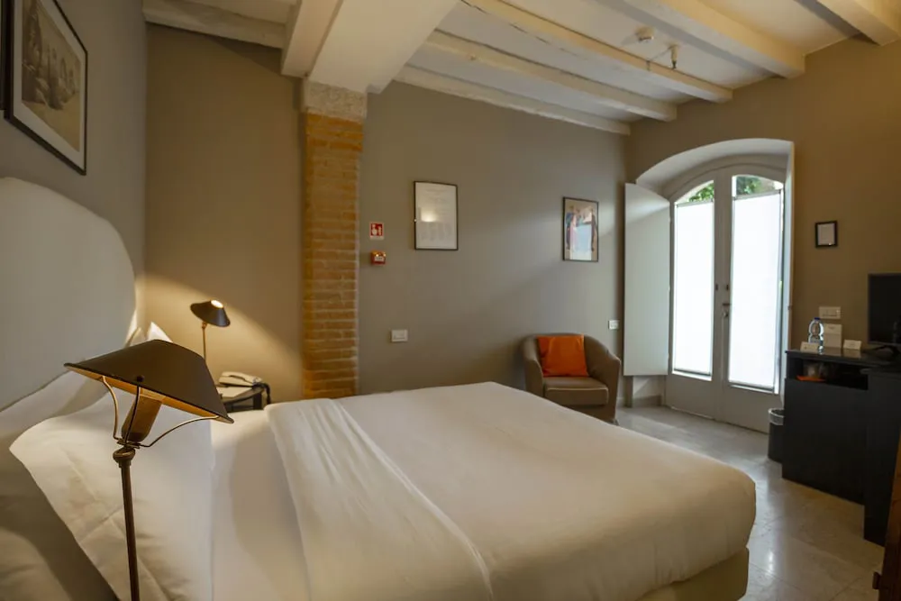 Hotel image 13