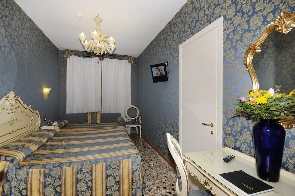Hotel image 12