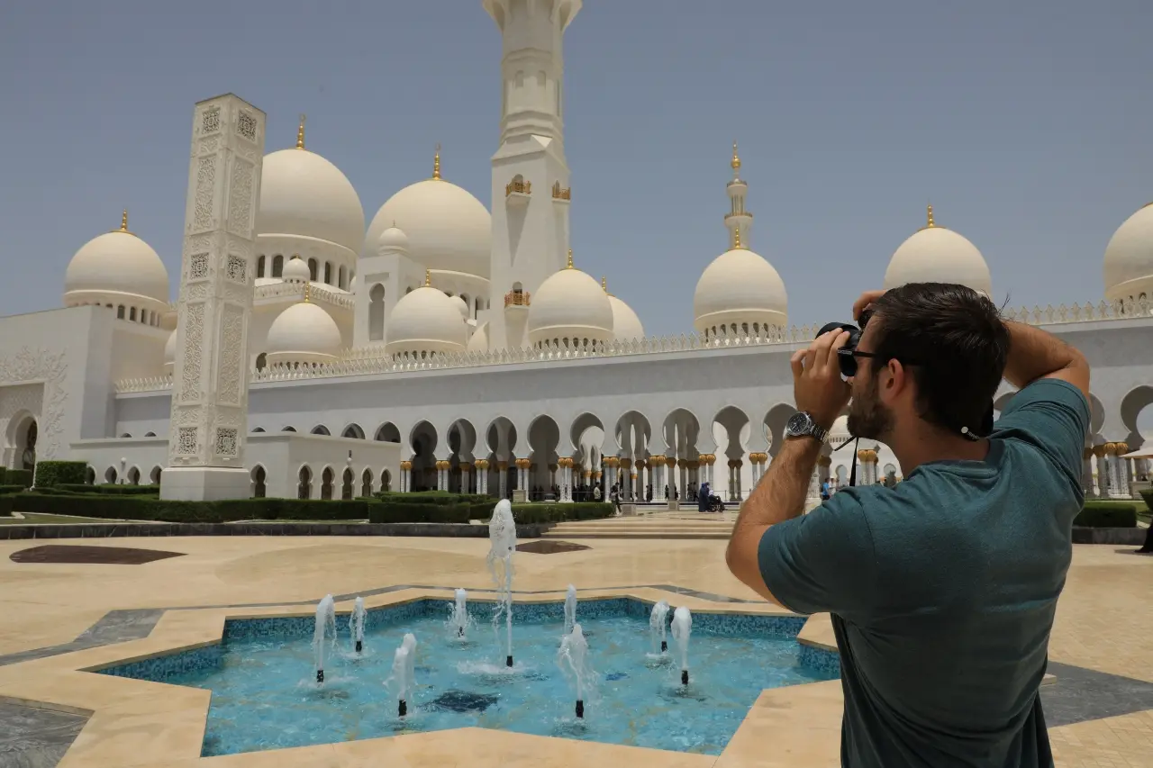 Abu Dhabi Full-day City Tour with Sheikh Zayed Grand Mosque in Abu Dhabi - Photo 4