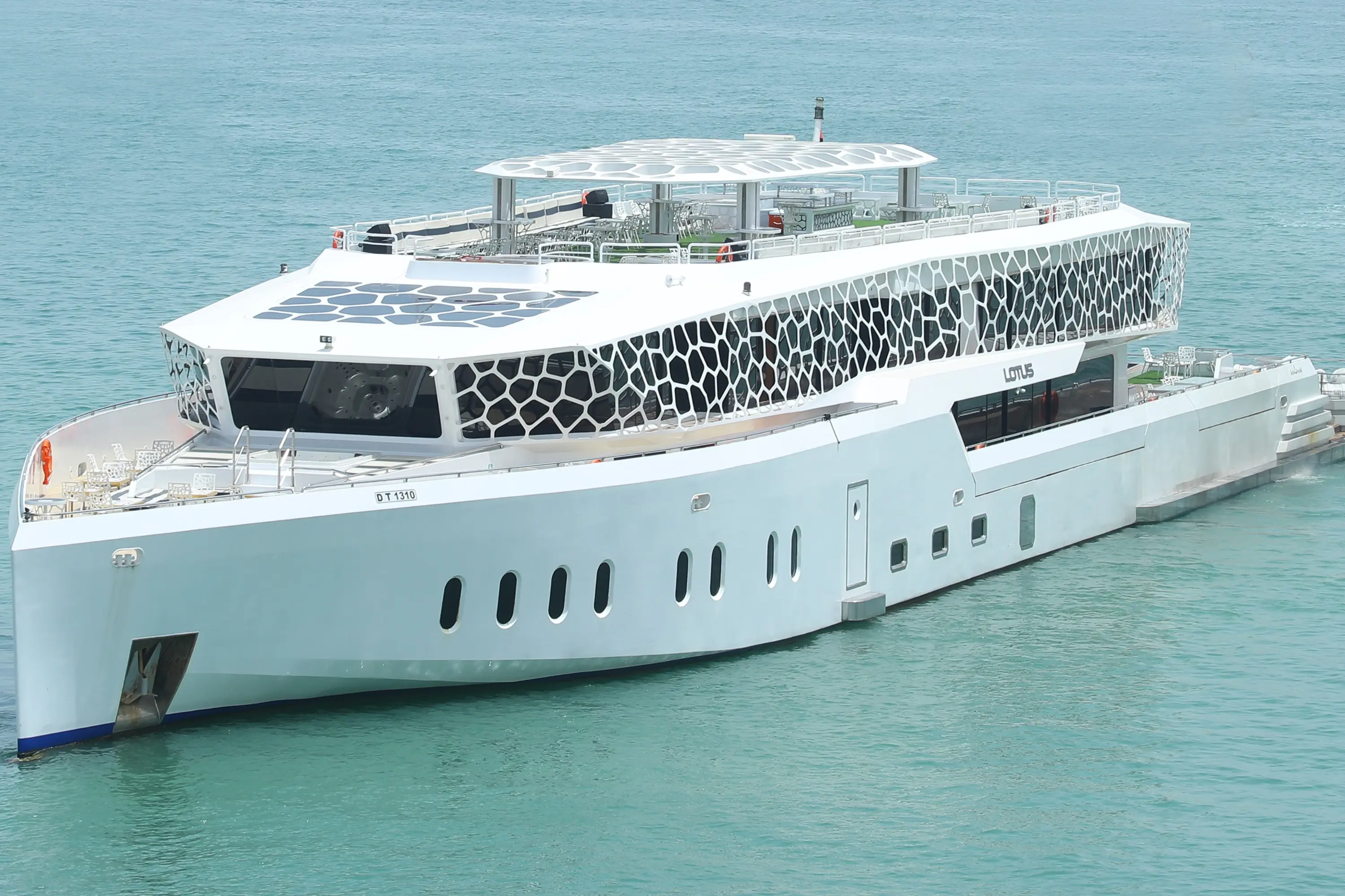 Mega Yacht cruise trip from Dubai in Dubai - Photo 2
