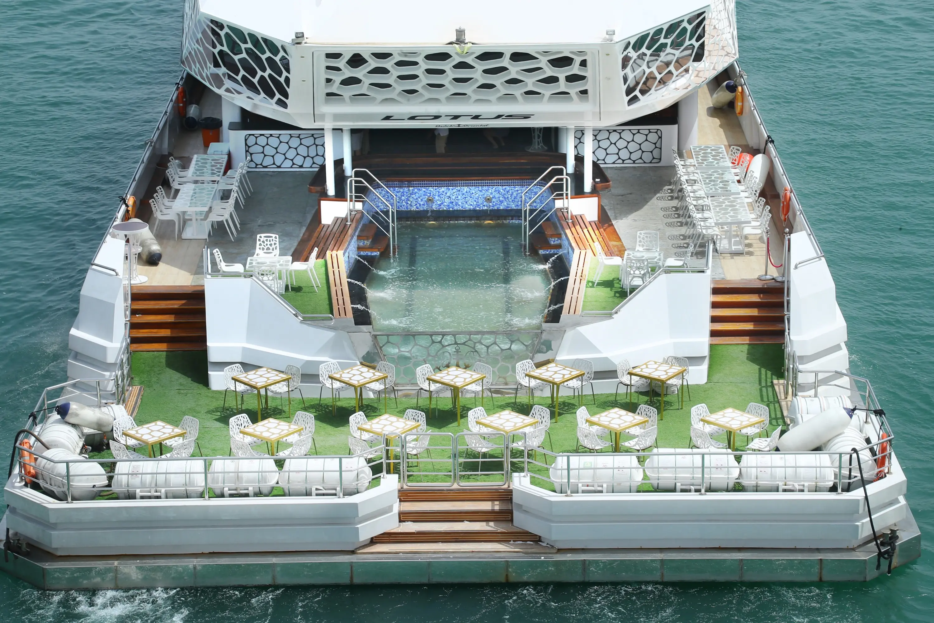 Mega Yacht cruise trip from Dubai in Dubai - Photo 3