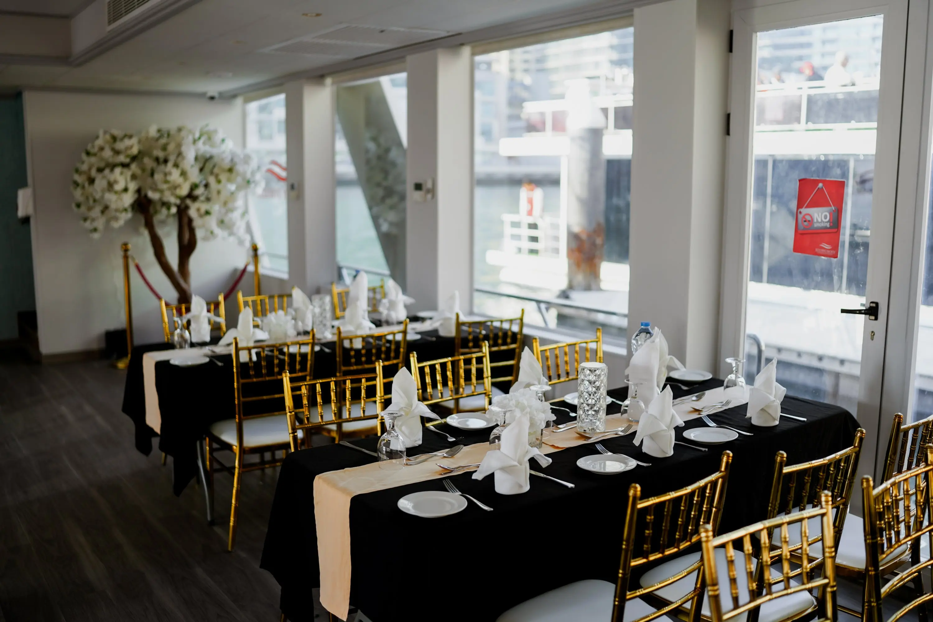 Sunset or Dinner Cruise with Live Music & Open Bar in Dubai - Photo 9