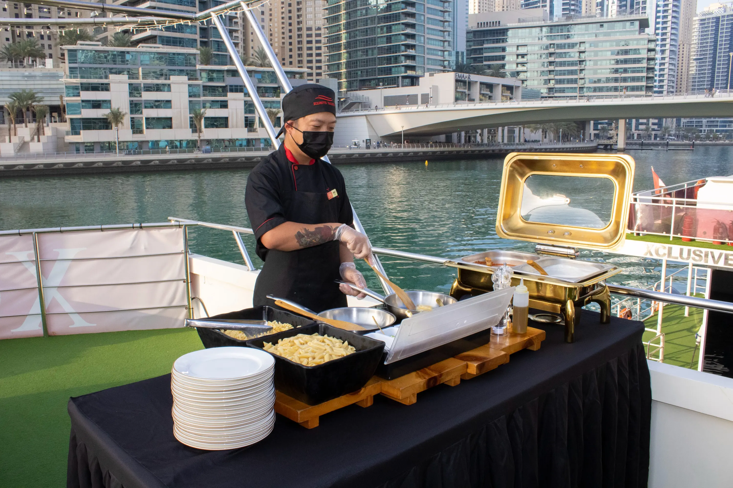 Sunset or Dinner Cruise with Live Music & Open Bar in Dubai - Photo 6