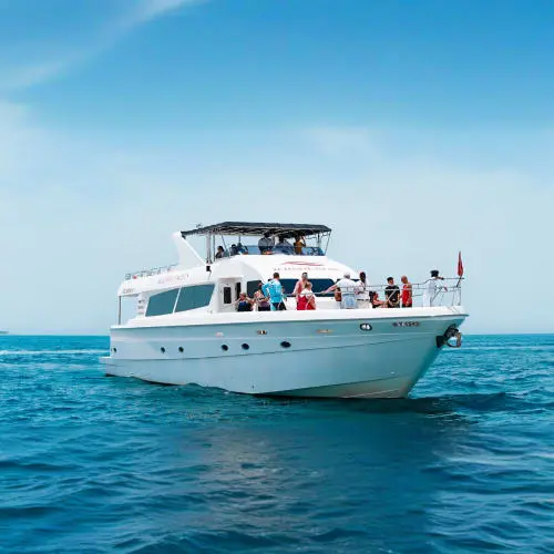 1 Hour Dubai Marina Yacht Tour in Dubai - Photo 2